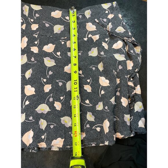 Loft Black Floral Lightweight Mini Skirt with Ruffle Accent Sz 2 - Picture 8 of 8